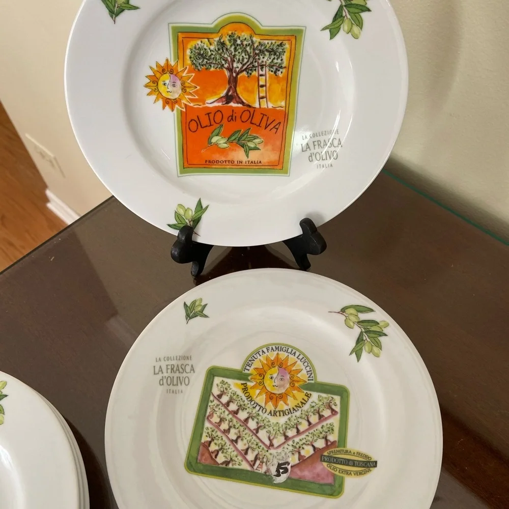 Crate and Barrel snack plates set of five 7 inch